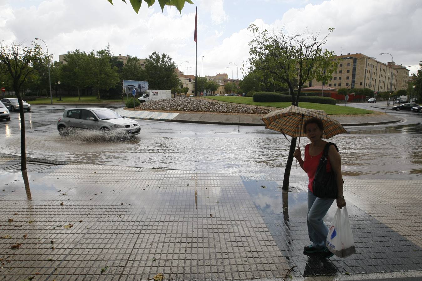 Una fuerte tormenta provoca inundaciones en Salamanca