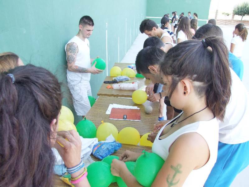 Juegos en las fiestas de Palaciosrubios (Salamanca) 1/2