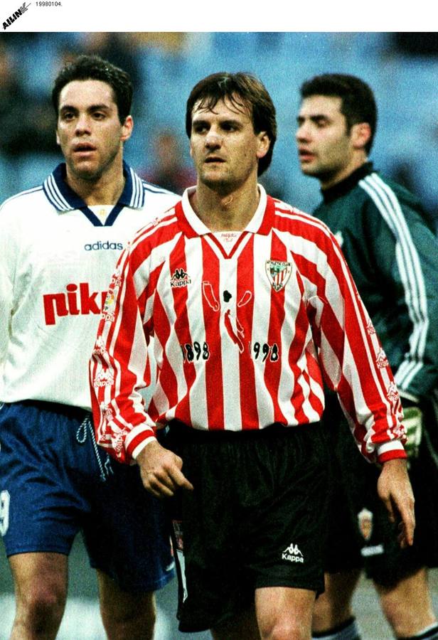 05.01.98 Patxi Ferreira, futbolista del Athletic de Bilbao, en el partido frente al Zaragoza.