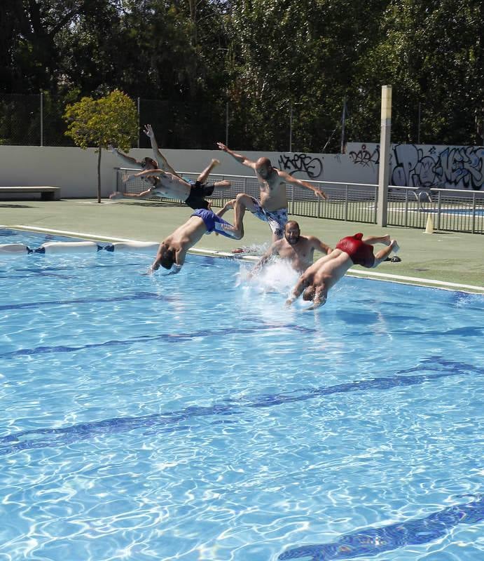 Gran afluencia de público en las piscinas del Sotillo de Palencia