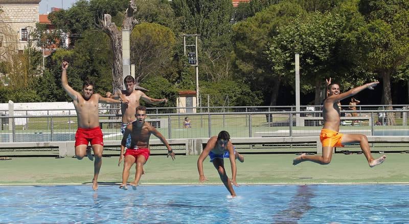 Gran afluencia de público en las piscinas del Sotillo de Palencia