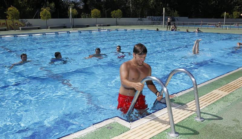 Gran afluencia de público en las piscinas del Sotillo de Palencia