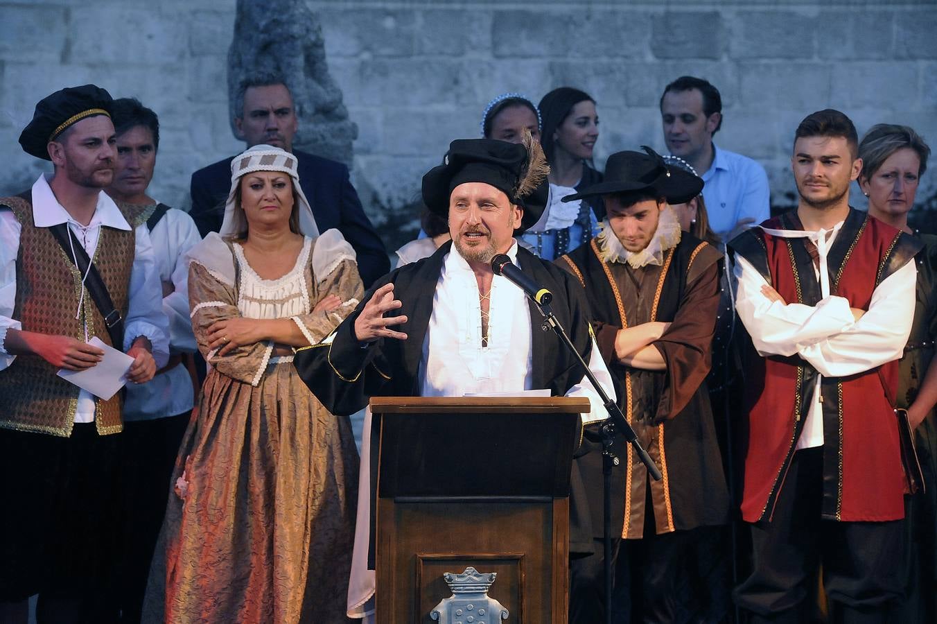 Fernando Cayo inaugura la Feria Renacentista de Medina del Campo