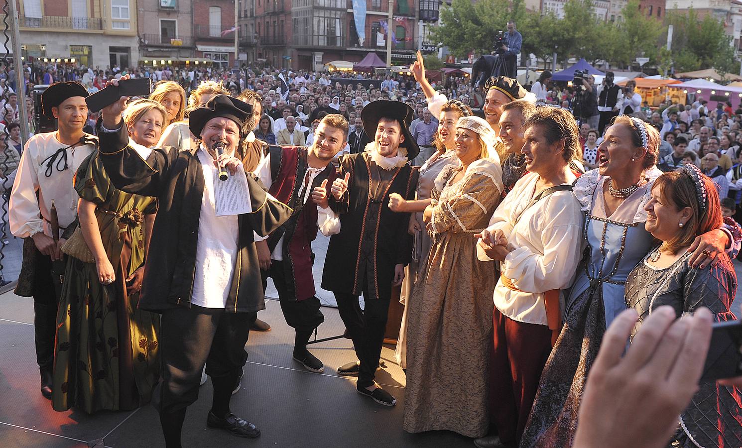 Fernando Cayo inaugura la Feria Renacentista de Medina del Campo