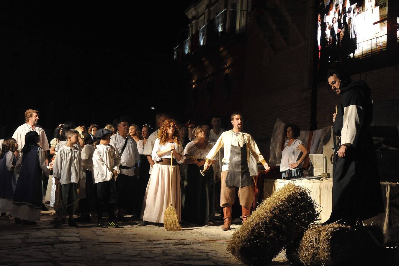 Desfile de los Imperiales y los Comuneros en Medina