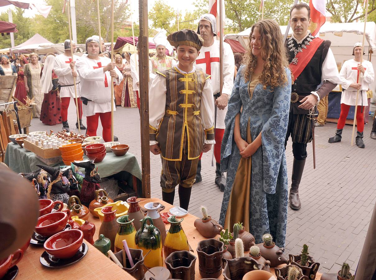 Recreación de la entrada en Medina de la reina (niña) Isabel la Católica y su hermano Alfonso