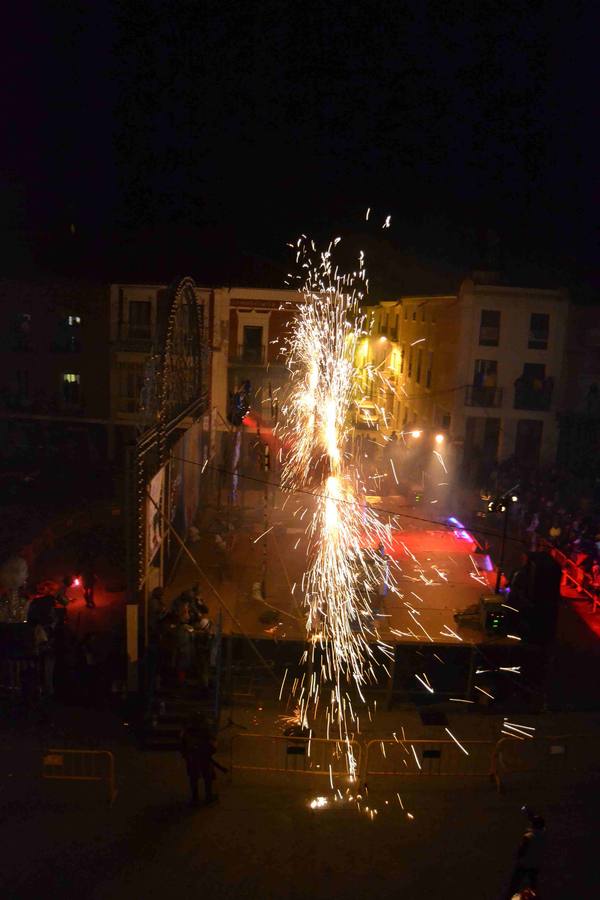 Pasacalles de fuego del día final de las fiestas de Peñaranda de Bracamonte