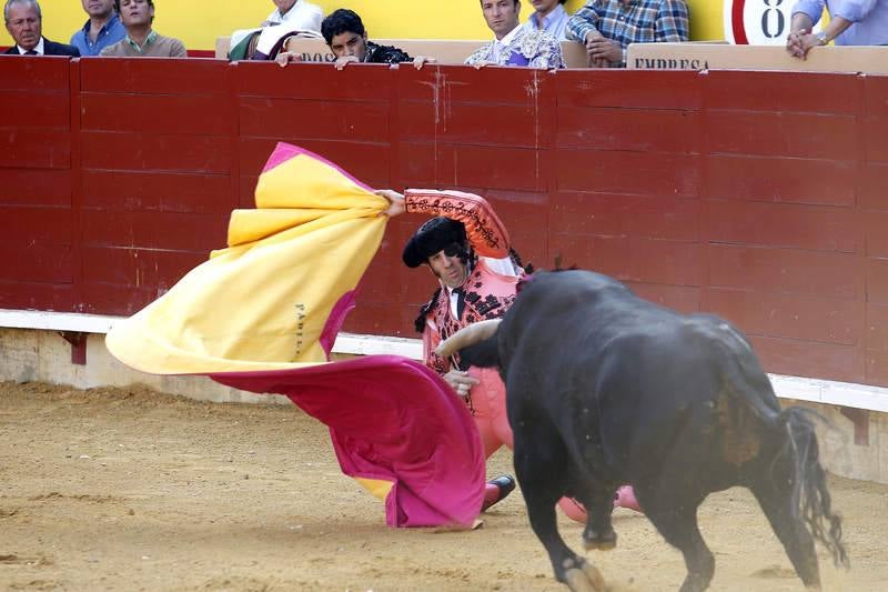 Padilla, El Fandi y Juan del Álamo en la segunda corrida de la feria de Palencia (1/2)