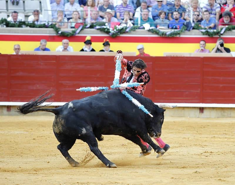 Padilla, El Fandi y Juan del Álamo en la segunda corrida de la feria de Palencia (2/2)