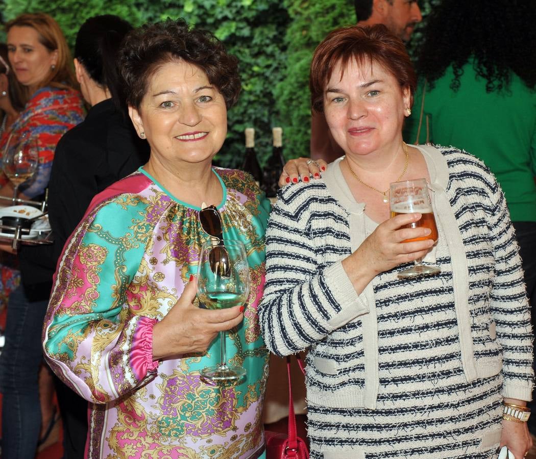 Las hermanas Carmen e Isabel Rodríguez, de la Asociación de Vecinos Villa de Prado.