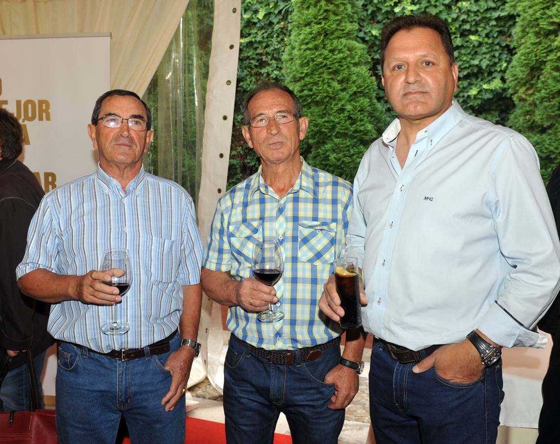Los miembros de la Asociación de Vecinos de Puente Duero Juan Navarro, Ángel Casero y Juan Carlos Prieto.