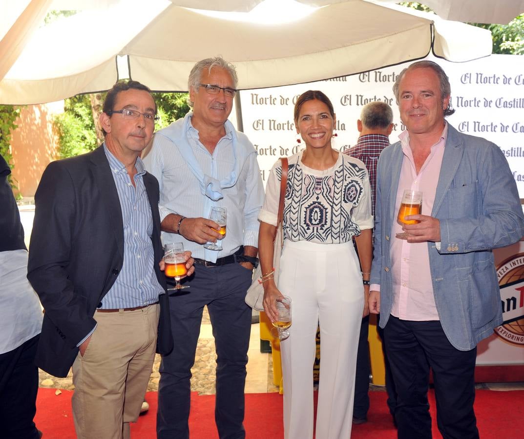 Jorge Valentín Gamazo (JES Asesores), el arquitecto Mario Pírez, Marta Mateo (El Norte) y Enrique Alonso (Quadro4)