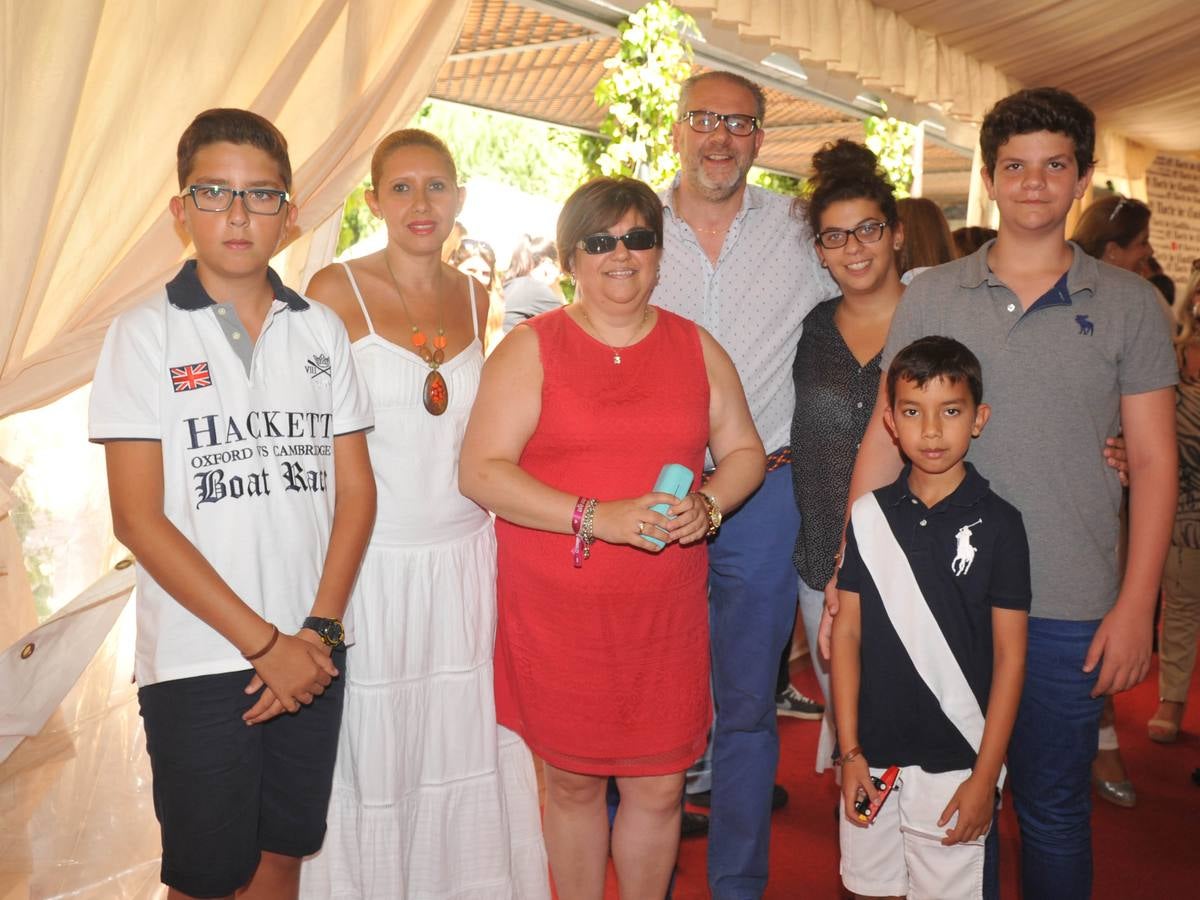 La familia Alonso-Martín. Iker, Rosi Batista, Ana, Víctor, Arancha, Igor y Víctor.