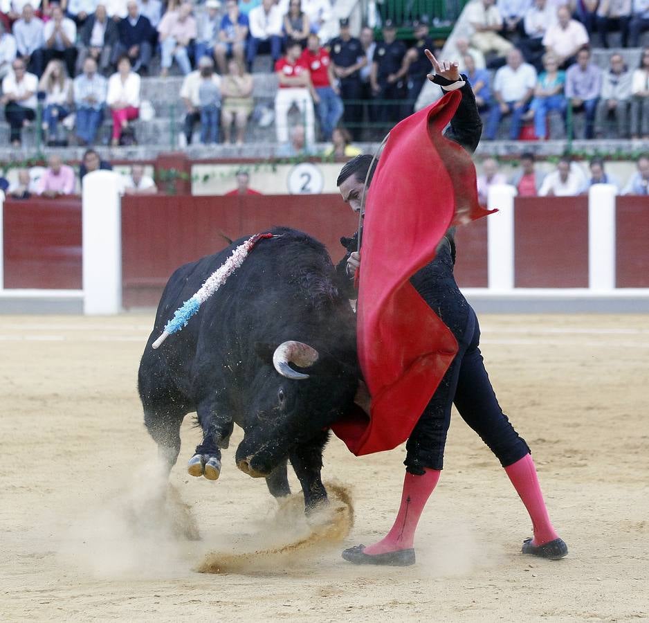 El Juli y José Garrido comparten salida en hombros en la segunda corrida de la feria de la Virgen de San Lorenzo de Valladolid