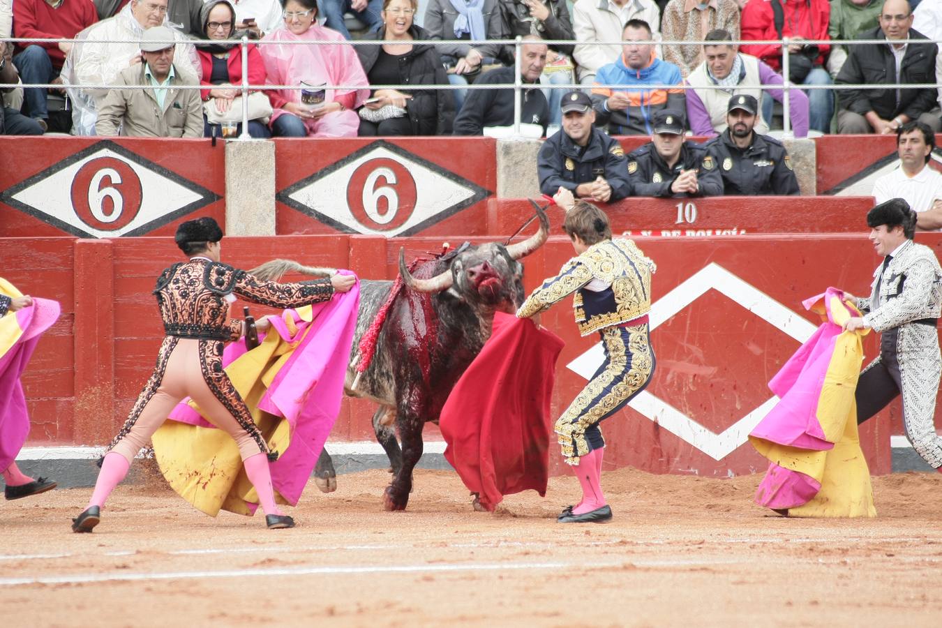 Corrida de toros en Salamanca con El Juli, Castella y Perera (1/3)