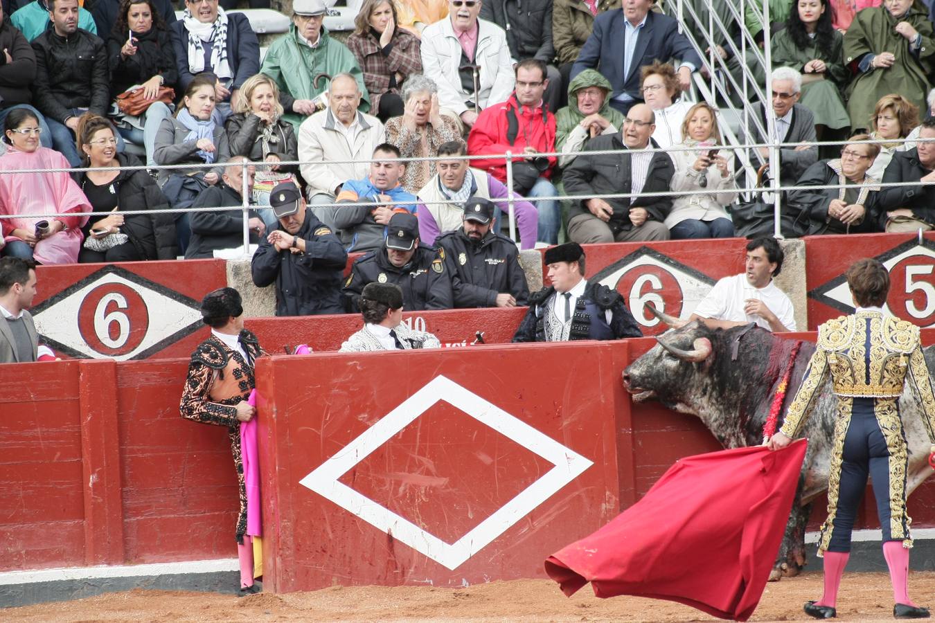 Corrida de toros en Salamanca con El Juli, Castella y Perera (1/3)