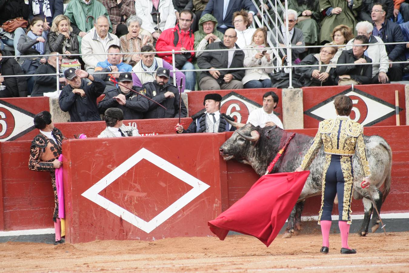 Corrida de toros en Salamanca con El Juli, Castella y Perera (1/3)