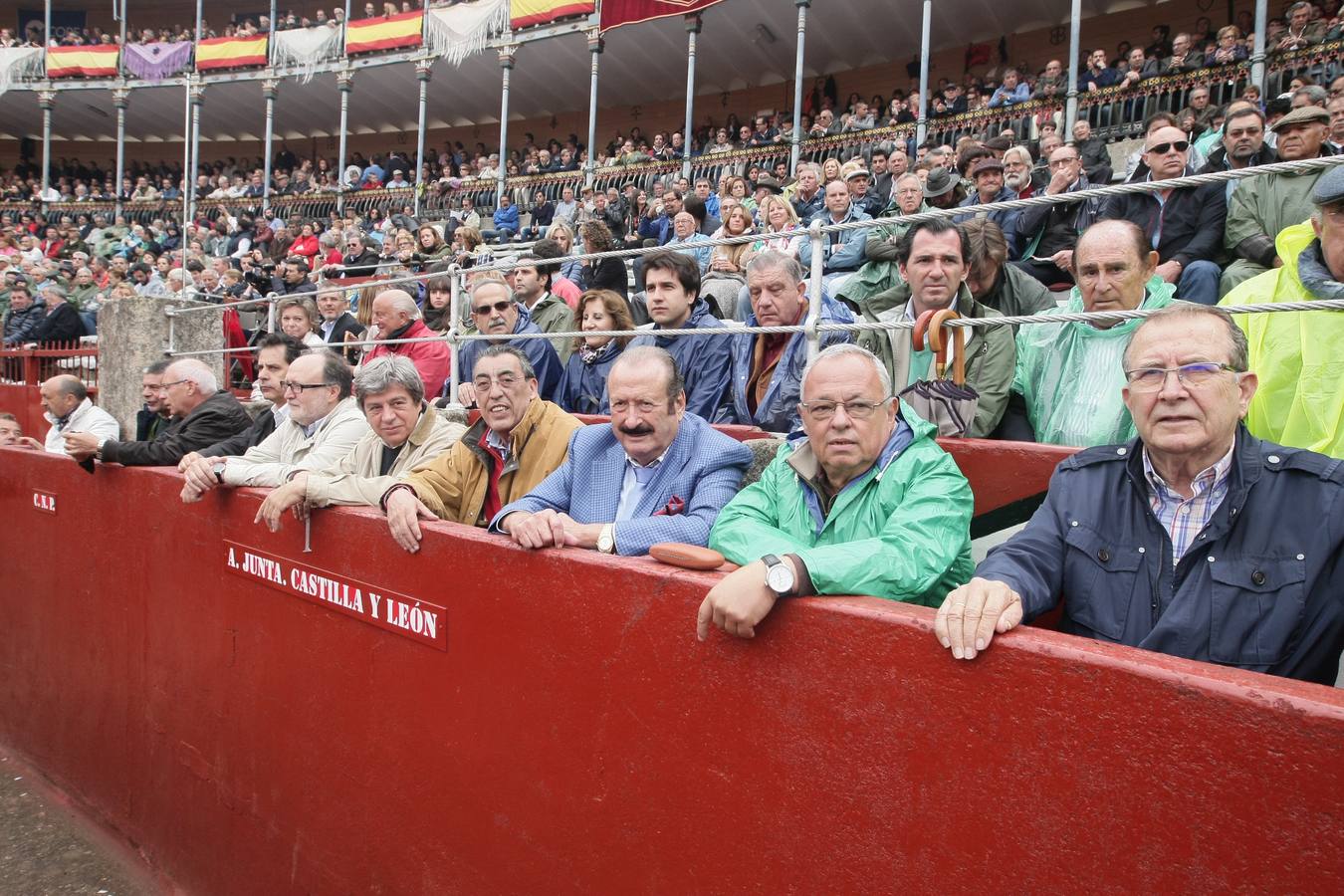 Público asistente a la corrida de toros de El Juli, Castella y Perera de Salamanca