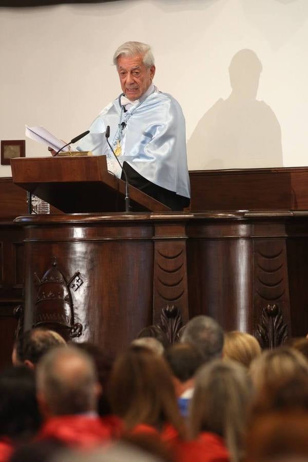 Mario Vargas Llosa es investido doctor Honoris Causa por la Universidad de Salamanca