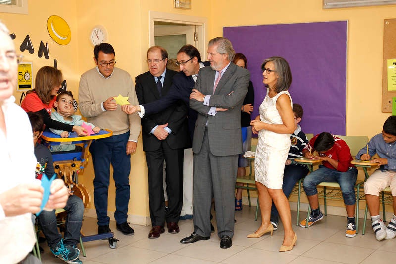 La reina Letizia inaugura el curso escolar en el colegio público Marqués de Santillana de Palencia (1/2)