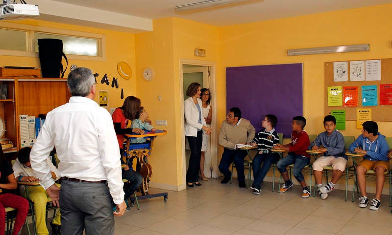 La reina Letizia inaugura el curso escolar en el colegio público Marqués de Santillana de Palencia (1/2)