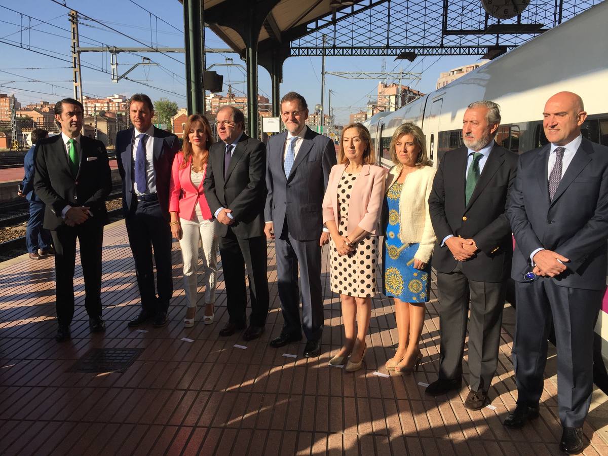 Los vecinos de Pilarica esperan a Rajoy en la estación de trenes de Valladolid