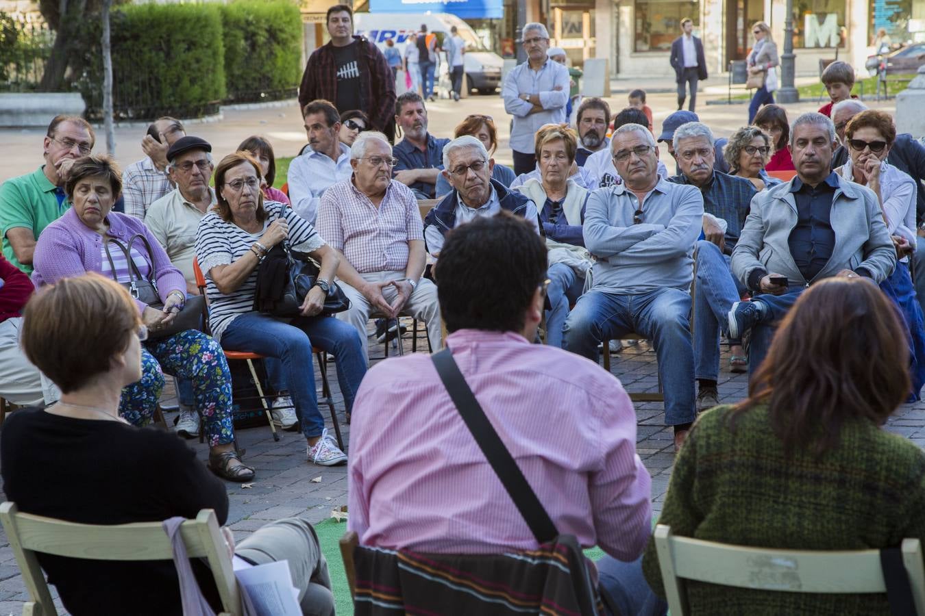 Asamblea ciudadana de Valladolid Toma la Palabra en la plaza de la Universidad