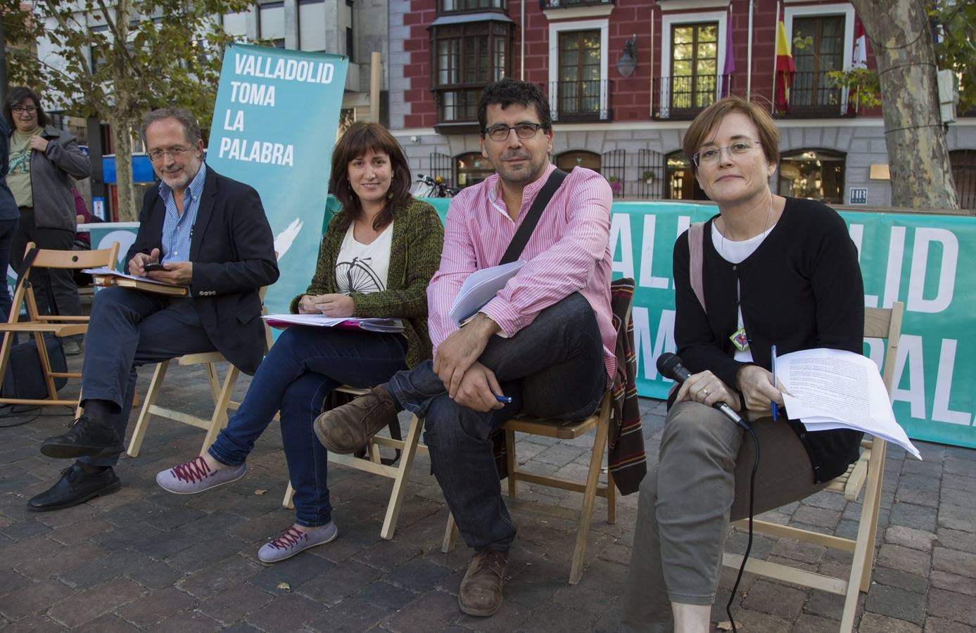 Asamblea ciudadana de Valladolid Toma la Palabra en la plaza de la Universidad