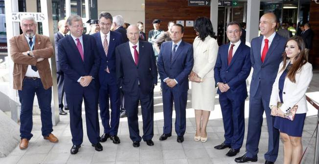 Las autoridades leonesas aplauden la llegada de la Alta Velocidad a la ciudad.