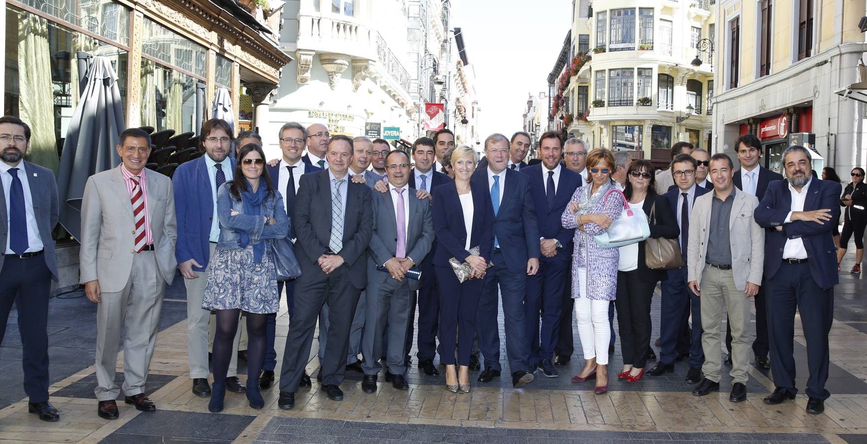 El alcalde de Valladolid, Óscar Puente, visita León (1/2)