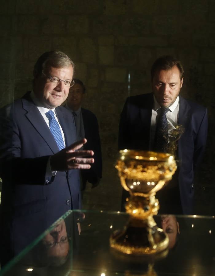 El alcalde de Valladolid, Óscar Puente, visita León (1/2)