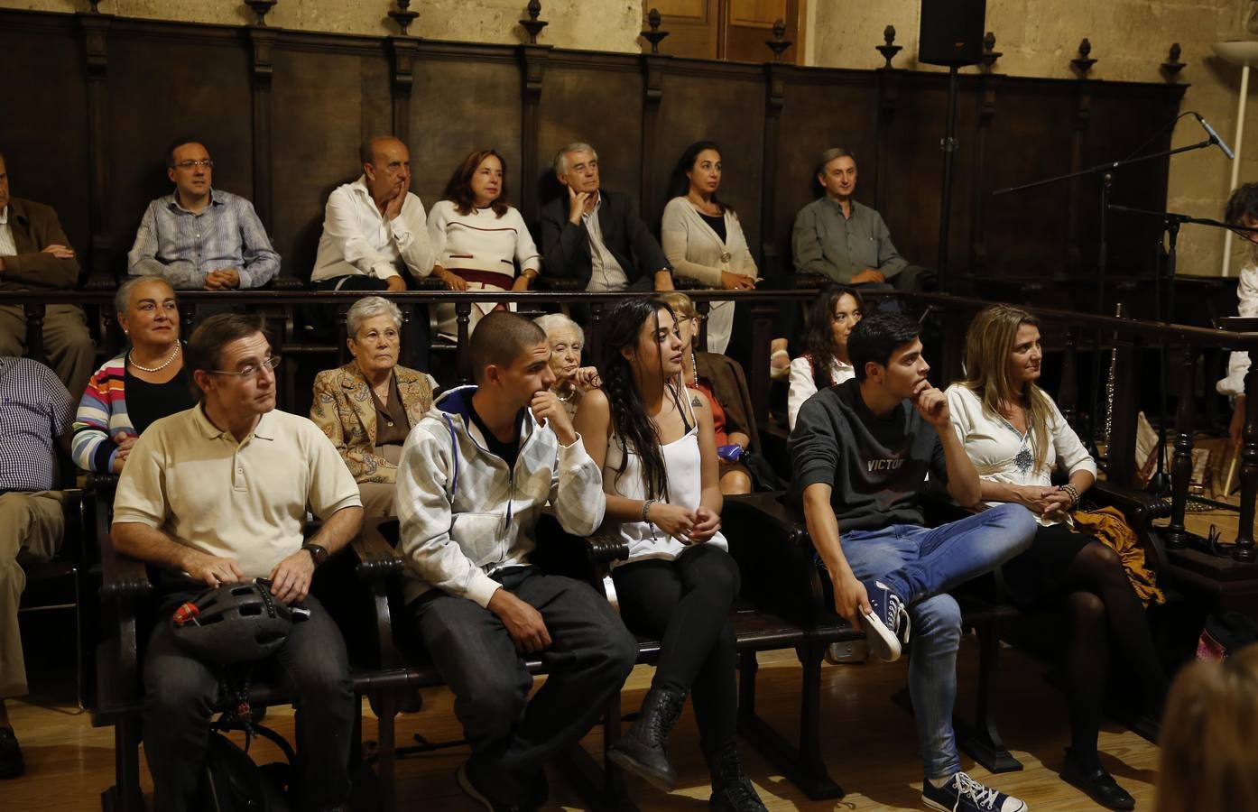 Recital poético de Carlos Aganzo en el Aula Triste del Palacio Santa Cruz de Valladolid