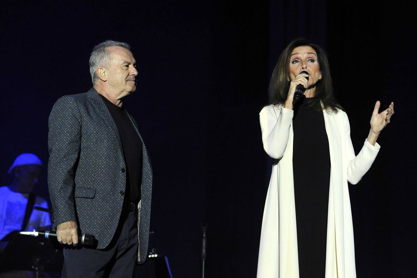 Víctor Manuel y Ana Belén llenan el Pisuerga con sus voces