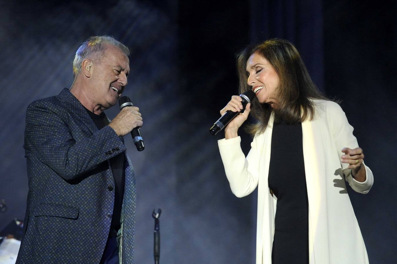 Víctor Manuel y Ana Belén llenan el Pisuerga con sus voces