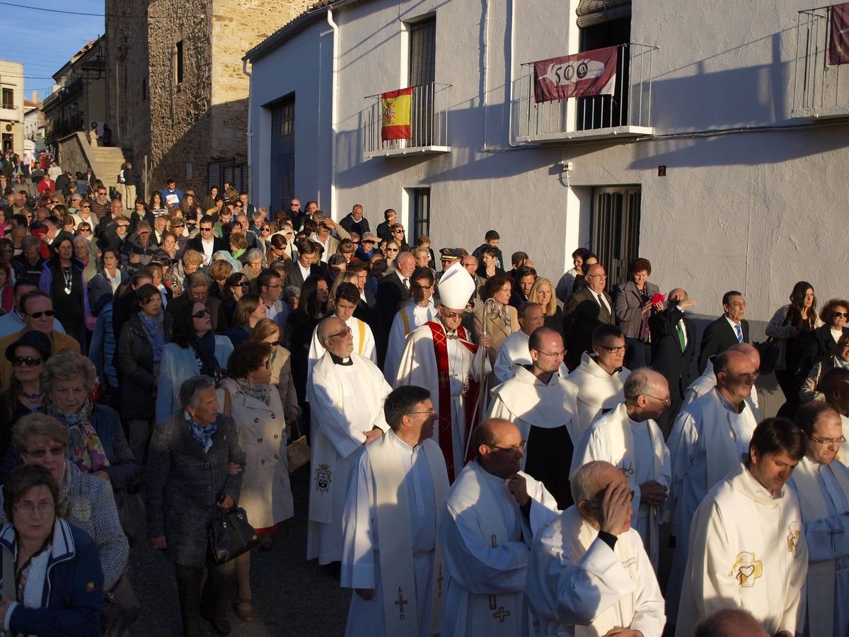 Una procesión pone punto y final a los actos del V Centenario en Alba de Tormes (1/2)