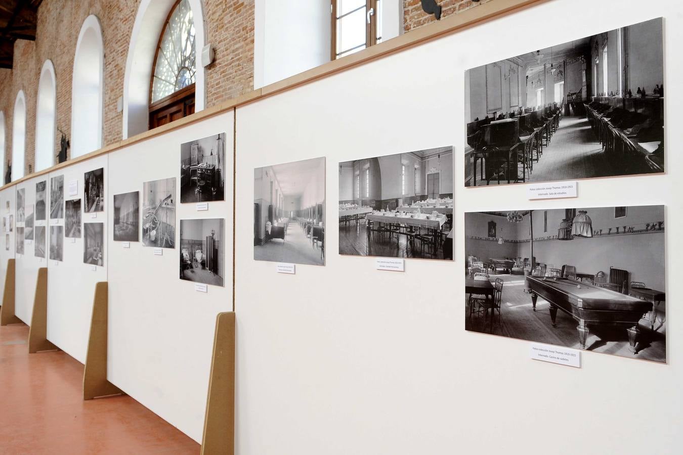 Una exposición recuerda el centenario del incendio de la Academia de Caballería de Valladolid