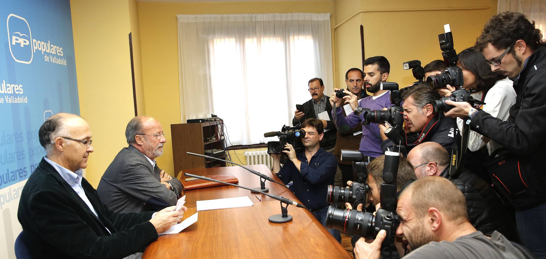 Javier León de la Riva comparece tras conocer la sentencia que ratifica su condena por un delito de desobediencia