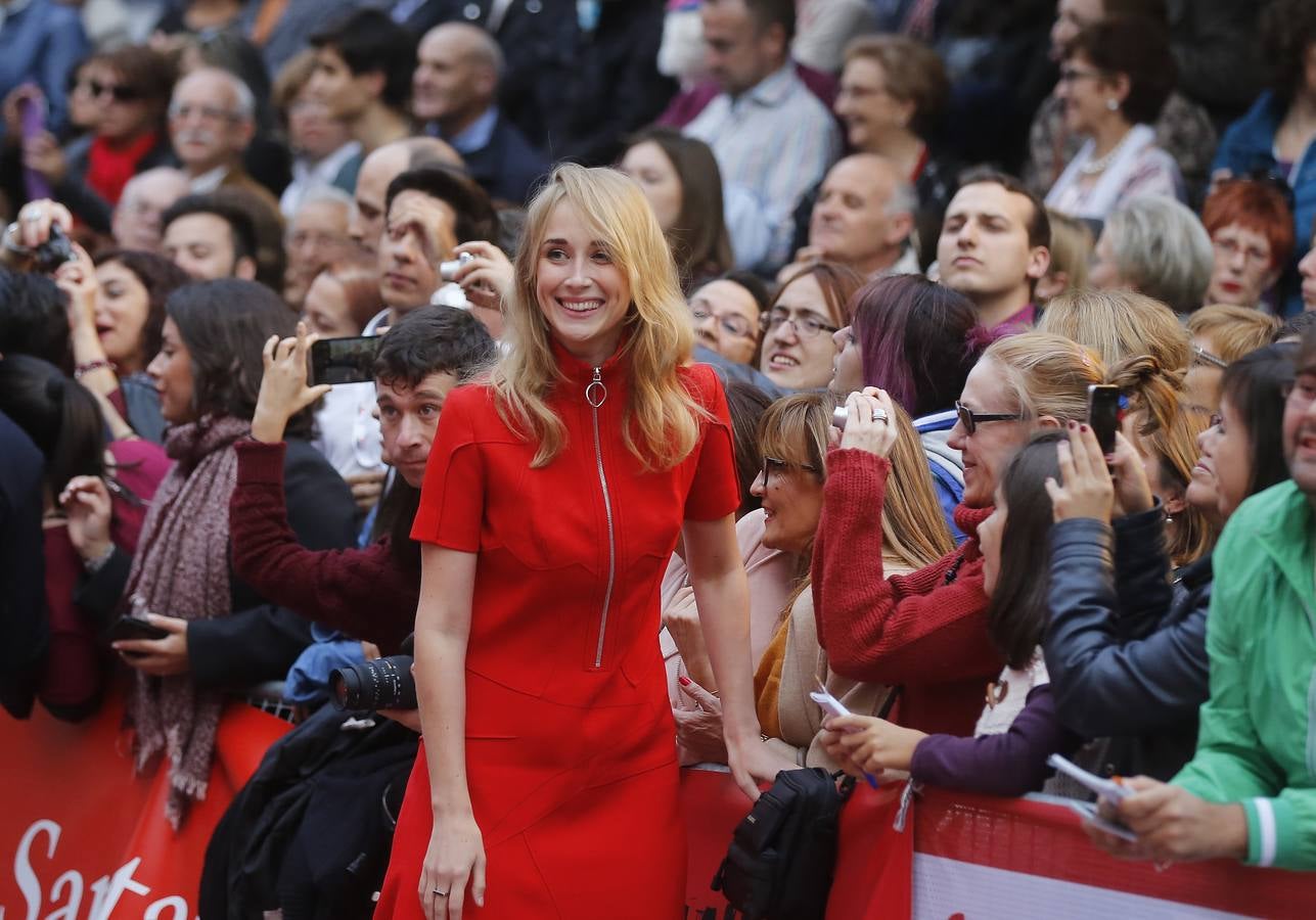 Alfombra roja de la gala inaugural de la 60 Seminci (1/2)