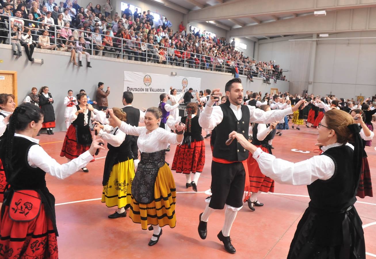 Encuentro folclórico en La Seca (Valladolid) (2/2)