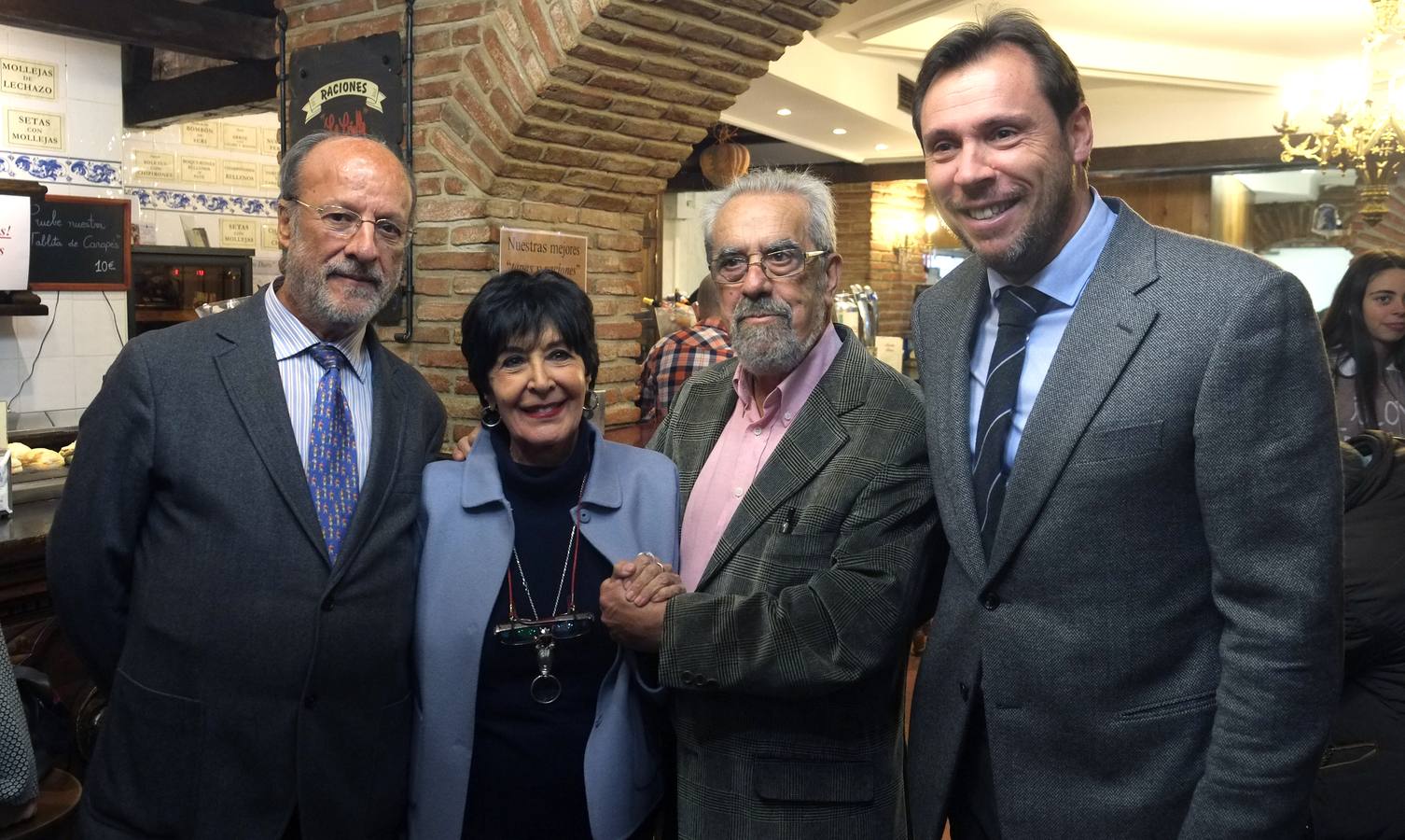 Cocha Velasco inaugura el comedor que Paco Martínez le dedica en La Criolla