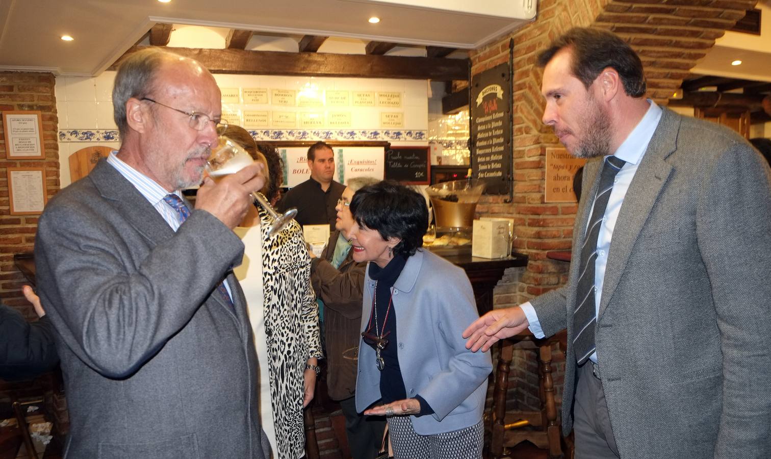 Cocha Velasco inaugura el comedor que Paco Martínez le dedica en La Criolla