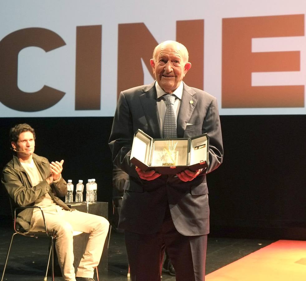 El bodeguero Alejandro Fernández recibe la Espiga de Oro de Honor de la Seminci