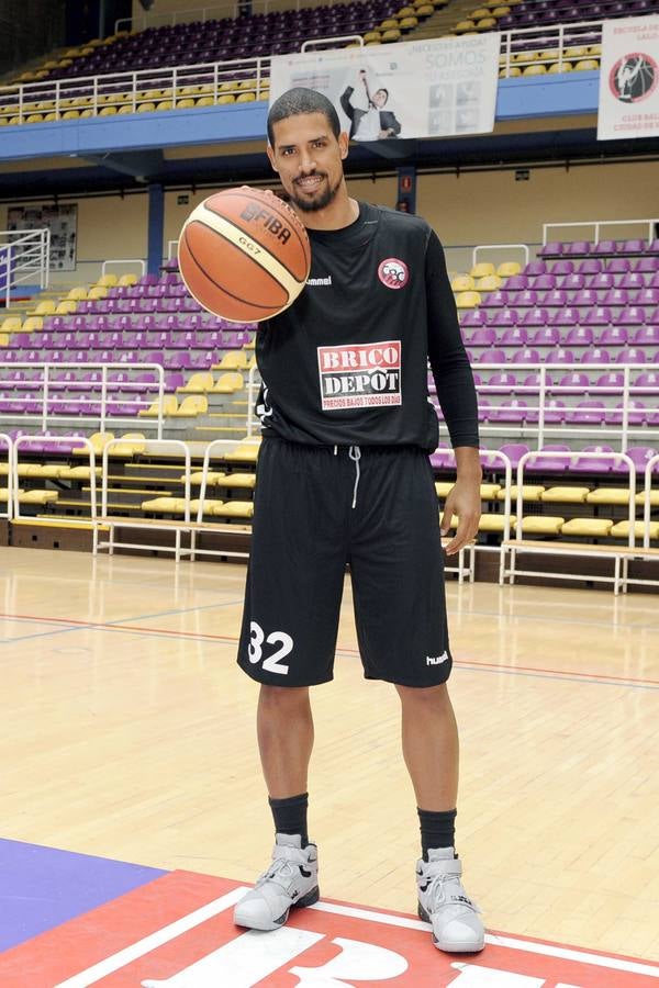 Presentación de Francisco Centeno como nuevo jugador del Brico Depôt Ciudad de Valldolid