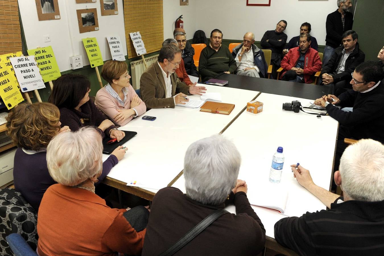 Manuel Saravia se reúne con los vecinos de Pilarica