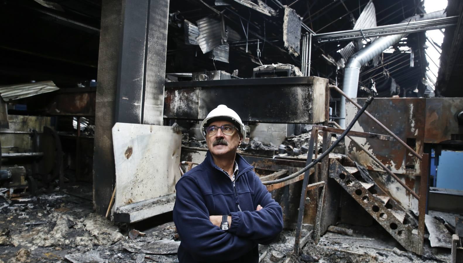 Las instalaciones de Macrolibros tras el incendio del pasado sábado