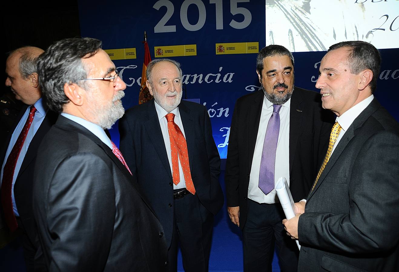 El periodista de El Norte de Castilla Jorge Moreno recibe el Premio de Defensa en prensa