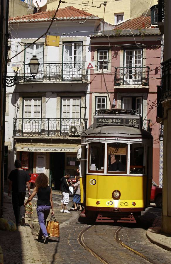 Lisboa. Sus calles son un placer que merece mucho la pena recorrer a pie.