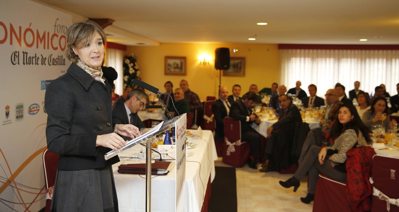 La ministra de Agricultura, Isabel García Tejerina, en el Foro Económico de El Norte de Castilla celebrado en Aguilar de Campoo (Palencia)