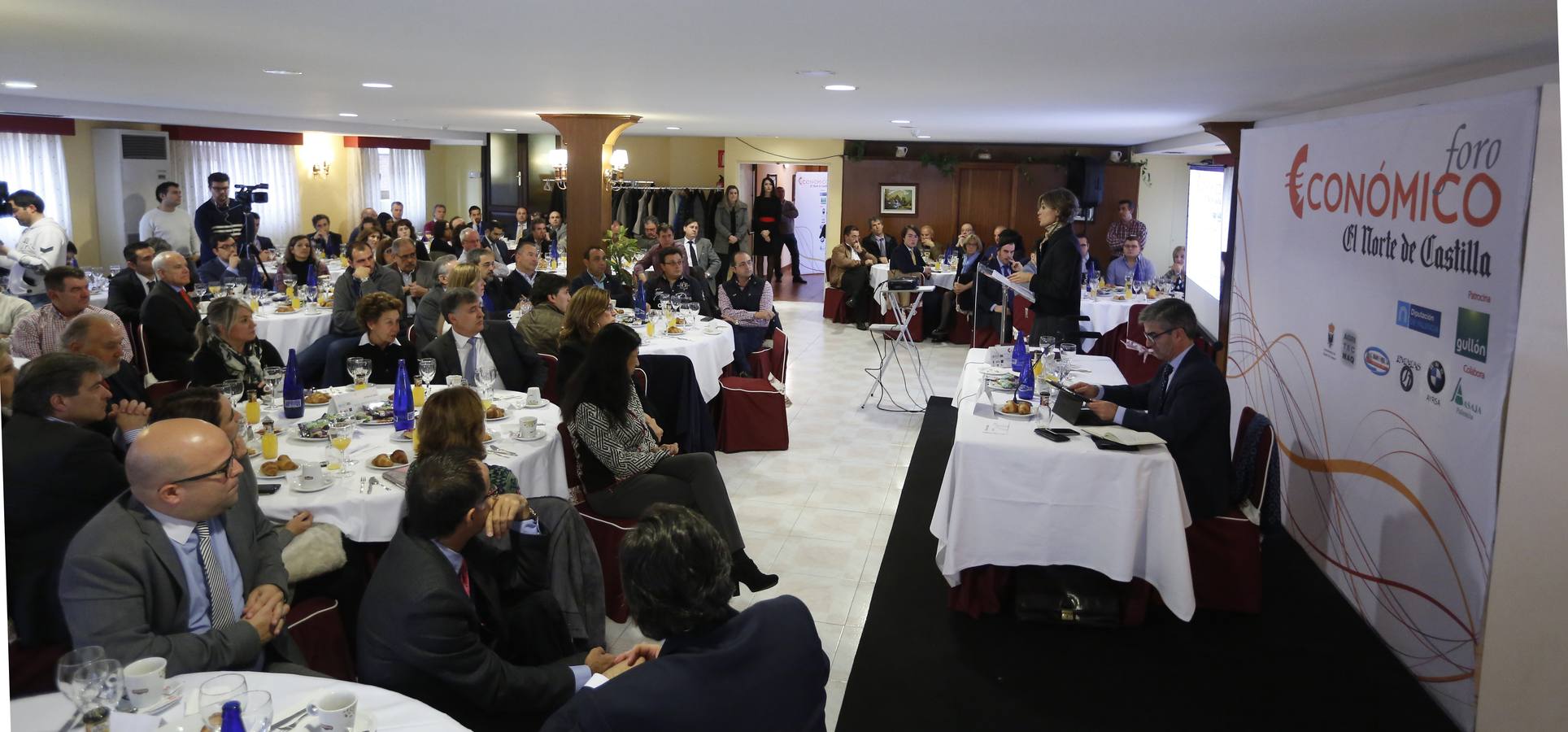La ministra de Agricultura, Isabel García Tejerina, en el Foro Económico de El Norte de Castilla celebrado en Aguilar de Campoo (Palencia)