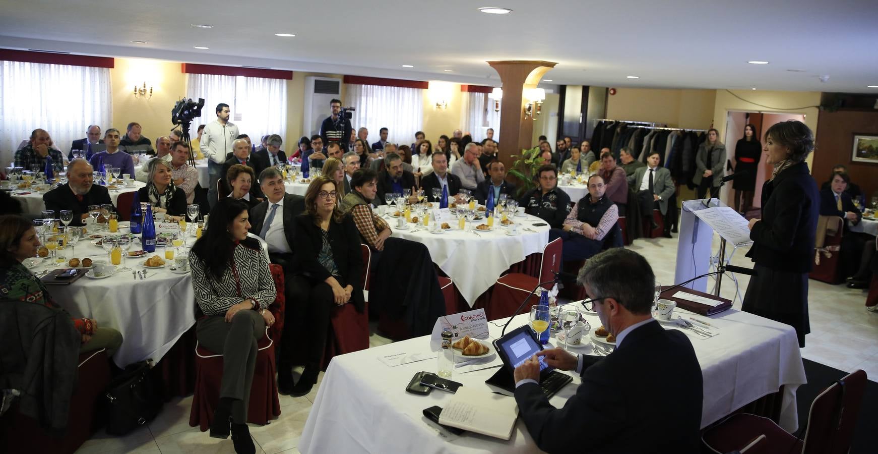 La ministra de Agricultura, Isabel García Tejerina, en el Foro Económico de El Norte de Castilla celebrado en Aguilar de Campoo (Palencia)